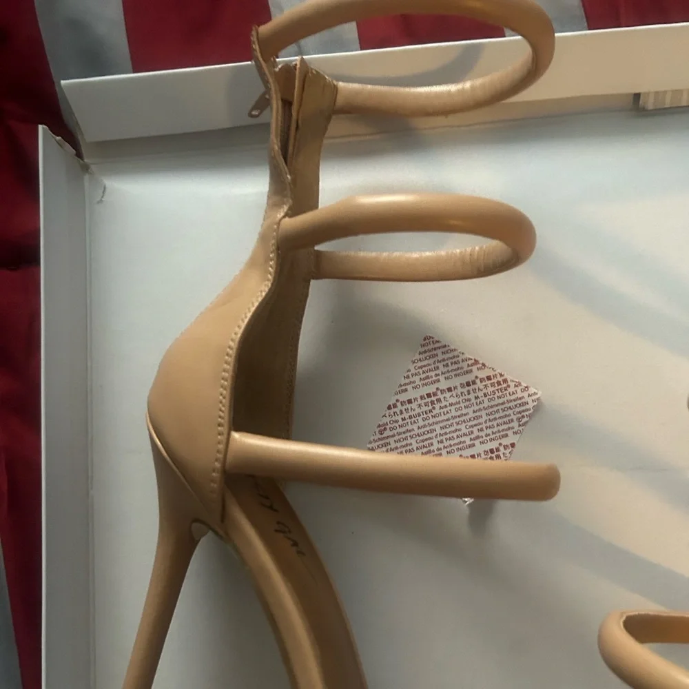 Nude Sandals - Picture 6 of 7